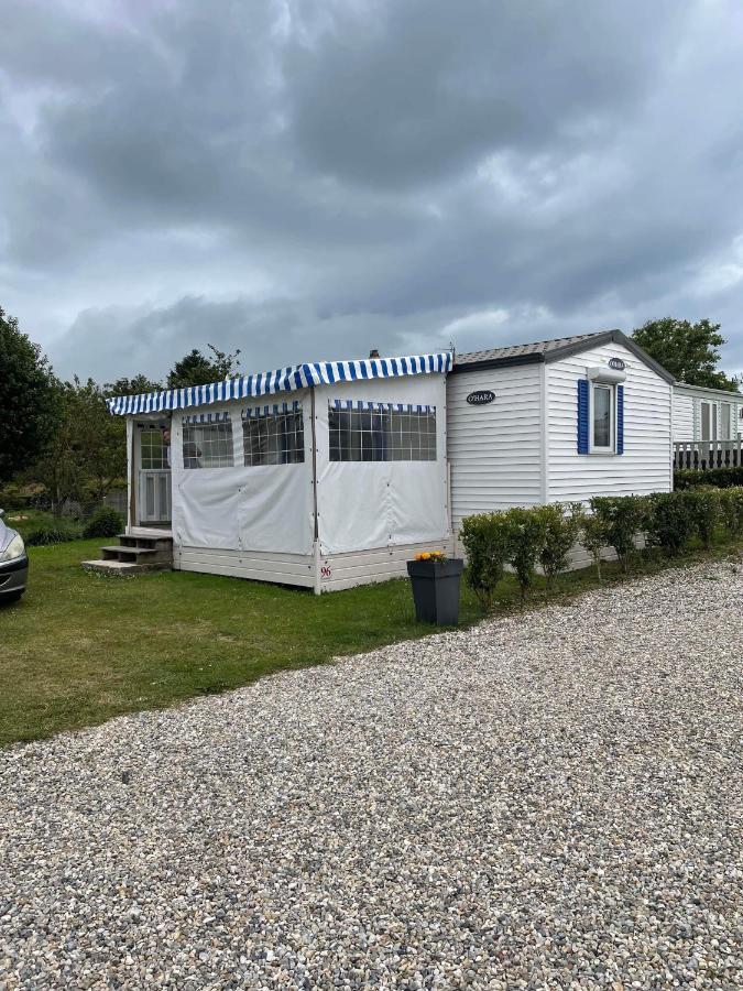 Mobil-Home 4/6 Personnes , Terrasse Couverte ,Piscine Chauffee . Biville-sur-Mer 외부 사진