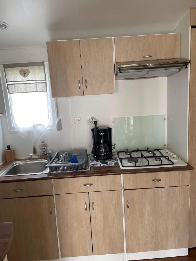 Mobil-Home 4/6 Personnes , Terrasse Couverte ,Piscine Chauffee . Biville-sur-Mer 외부 사진